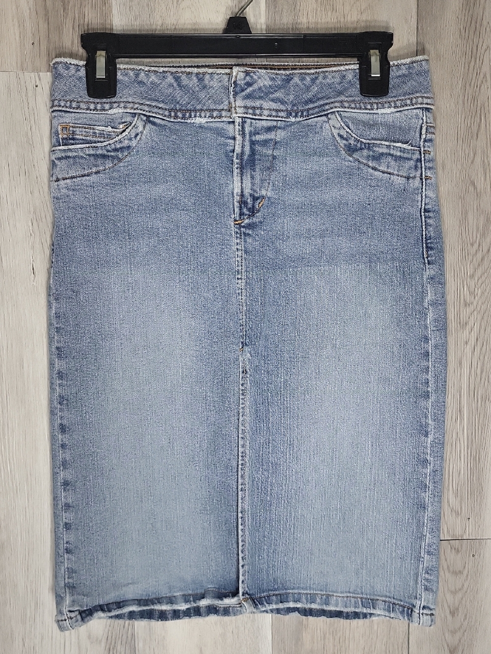 American Eagle Denim Skirt 2 Knee Length Front‎ Slit Light Wash Casual Classic